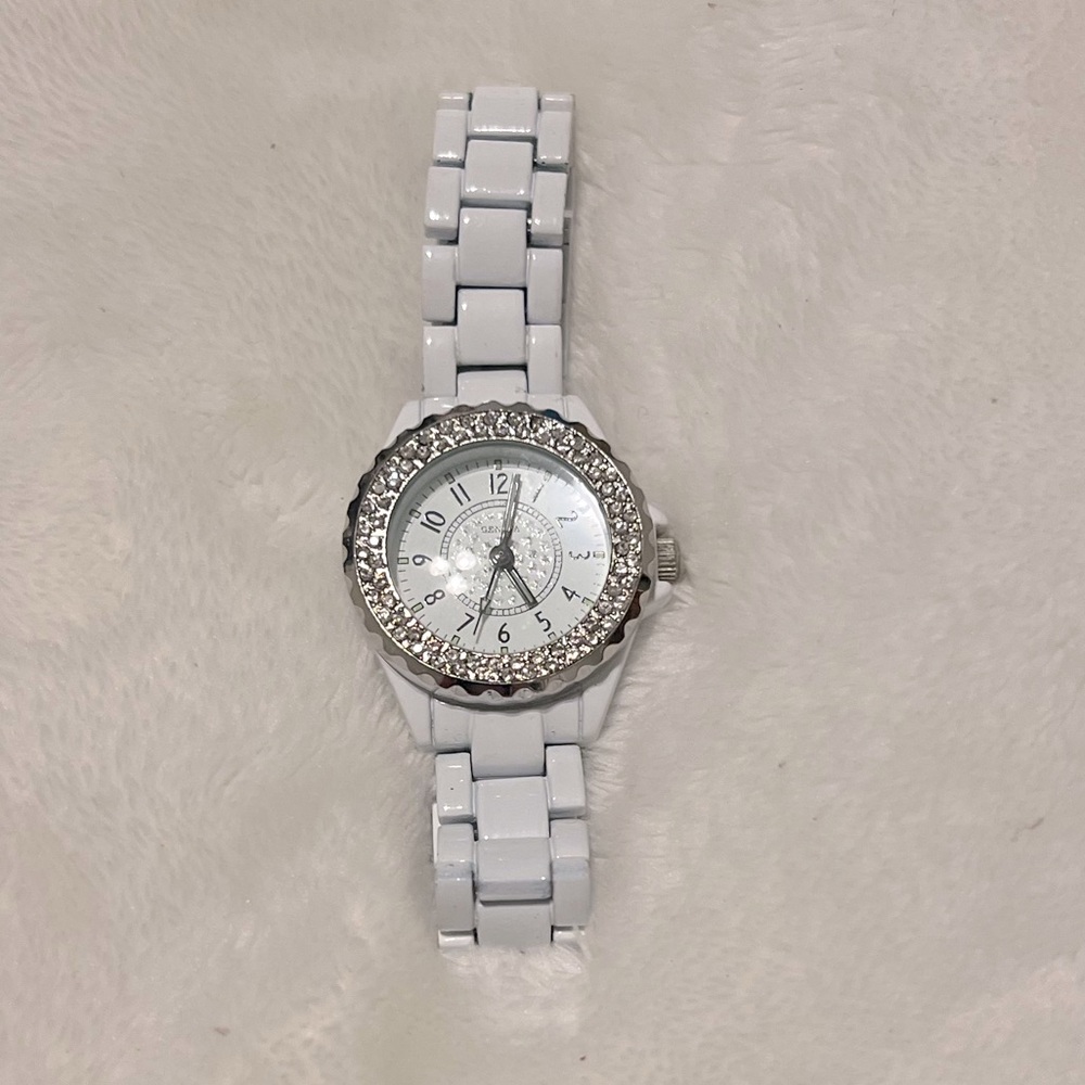 CERES WHITE CZ LADIES METAL LINK BAND WATCH- STAINLESS STEEL BACKING